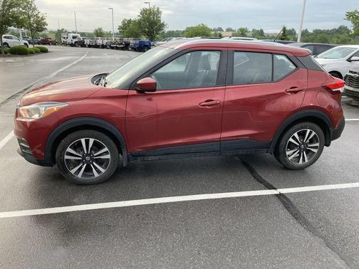 Cayenne Red Metallic 2020 Nissan Kicks SV