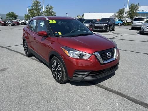 Cayenne Red Metallic 2020 Nissan Kicks SV
