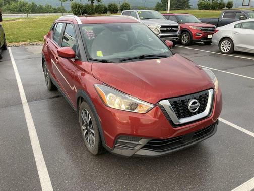 Cayenne Red Metallic 2020 Nissan Kicks SV