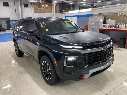 Mosaic Black Metallic 2024 Chevrolet Traverse AWD Z71