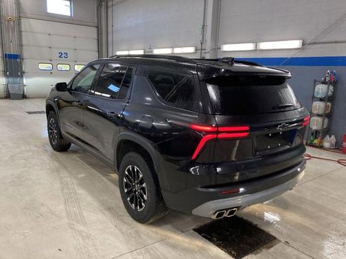 Mosaic Black Metallic 2024 Chevrolet Traverse AWD Z71