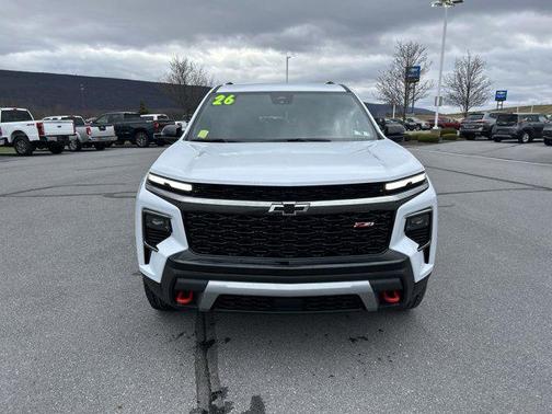 Polar White Tricoat 2026 Chevrolet Traverse AWD Z71