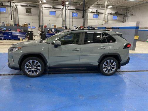 2019 Toyota RAV4 XLE Premium