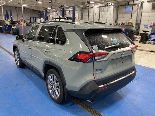 2019 Toyota RAV4 XLE Premium