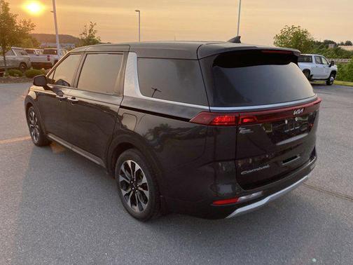 2022 Kia Carnival EX