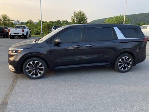 2022 Kia Carnival EX