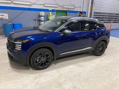 2025 Nissan Kicks SR