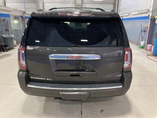 Smokey Quartz Metallic 2019 GMC Yukon XL Denali