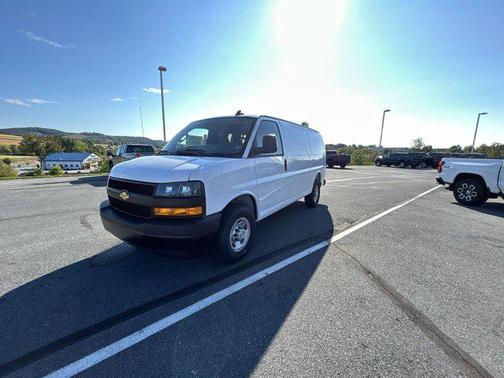 2025 Chevrolet Express 3500 RWD 3500 Regular Wheelbase WT