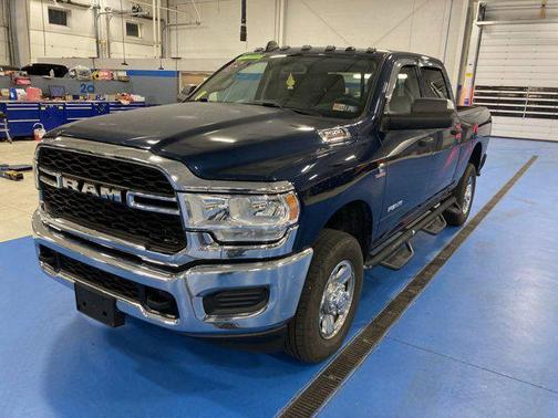 2019 RAM 2500 Tradesman Crew Cab 4x4 6'4' Box