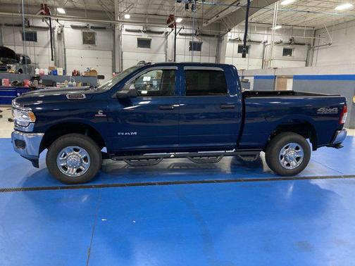 2019 RAM 2500 Tradesman Crew Cab 4x4 6'4' Box