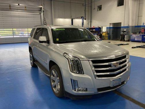 Radiant Silver Metallic 2020 Cadillac Escalade Luxury