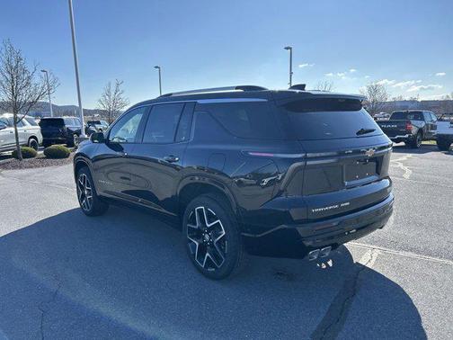 Mosaic Black Metallic 2026 Chevrolet Traverse High Country