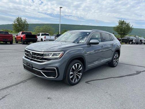 Pure Gray 2022 Volkswagen Atlas Cross Sport 3.6L V6 SEL Premium R-Line