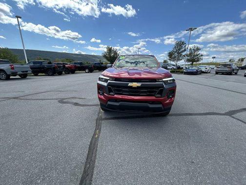 Radiant Red Tintcoat 2026 Chevrolet Colorado LT