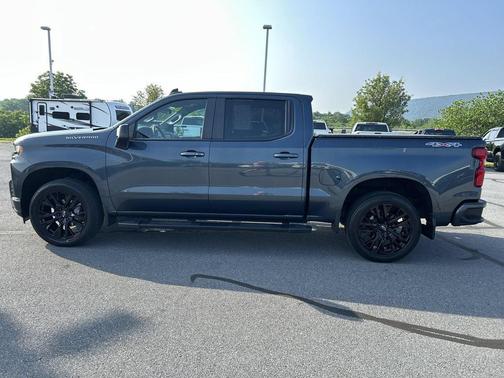 Shadow Gray Metallic 2021 Chevrolet Silverado 1500 RST