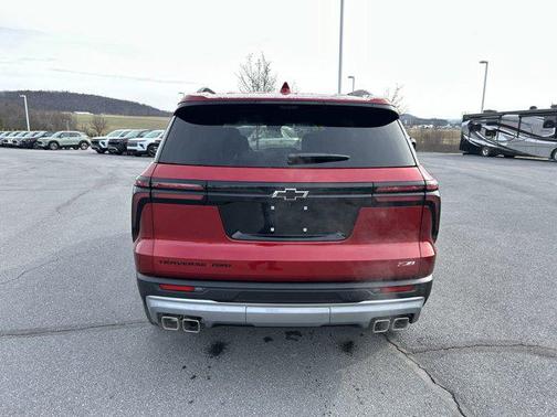 Radiant Red Tintcoat 2026 Chevrolet Traverse AWD Z71