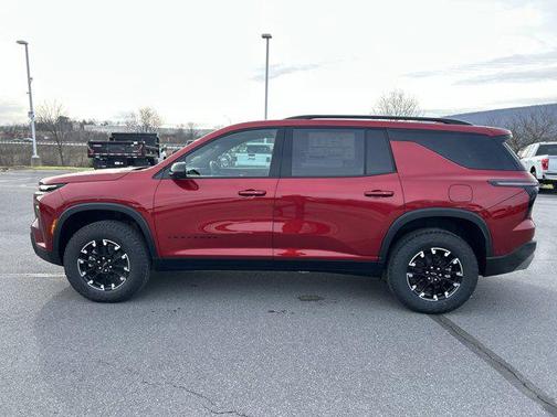 Radiant Red Tintcoat 2026 Chevrolet Traverse AWD Z71