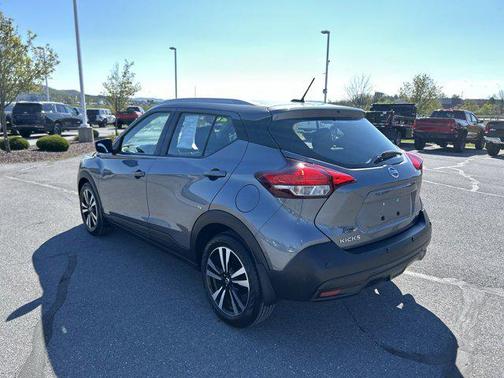 Gun Metallic 2020 Nissan Kicks SV