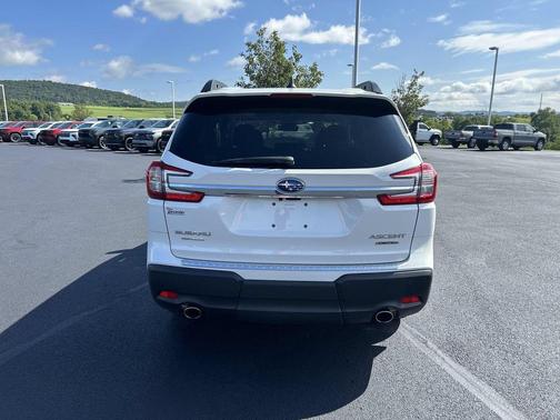 Crystal White Pearl 2026 Subaru Ascent Limited 8-Passenger