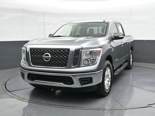 2017 Nissan Titan SV