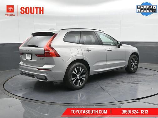 2024 Volvo XC60 B5 Core Dark Theme