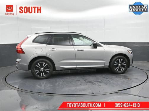 2024 Volvo XC60 B5 Core Dark Theme