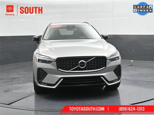 2024 Volvo XC60 B5 Core Dark Theme