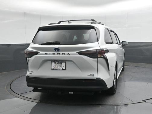 2023 Toyota Sienna XLE