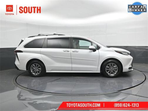 2023 Toyota Sienna XLE