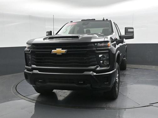 2024 Chevrolet Silverado 2500 Custom