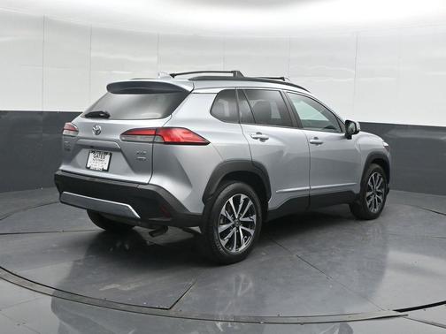 2022 Toyota Corolla Cross XLE