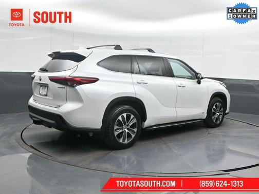 2022 Toyota Highlander Hybrid XLE