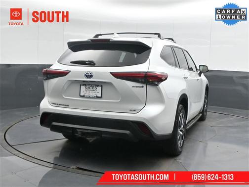 2022 Toyota Highlander Hybrid XLE