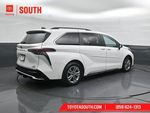 Ice Cap 2023 Toyota Sienna XSE 7 Passenger