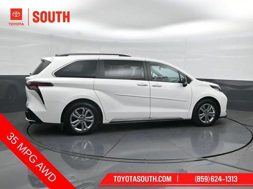 Ice Cap 2023 Toyota Sienna XSE 7 Passenger