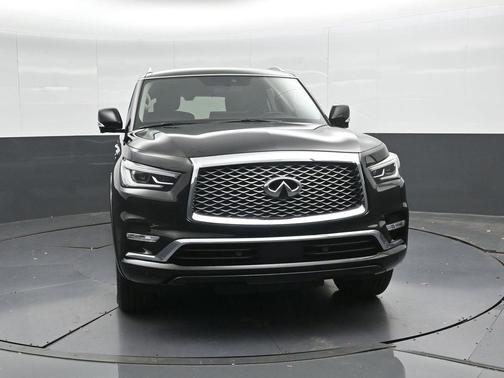 2022 INFINITI QX80 Luxe