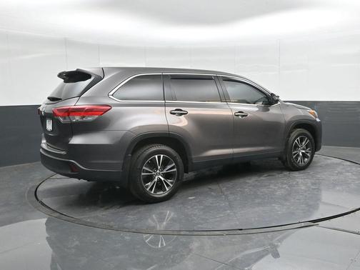 2019 Toyota Highlander LE I4