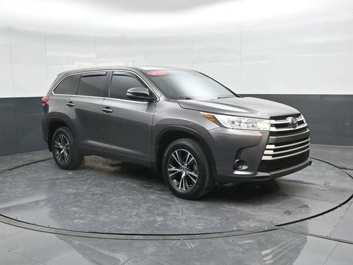 2019 Toyota Highlander LE I4
