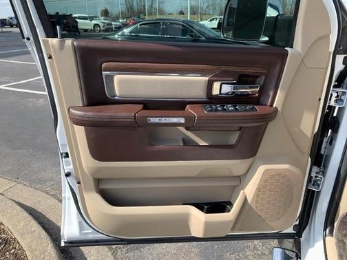Photo 2 of 27 of 2018 RAM 2500 Laramie