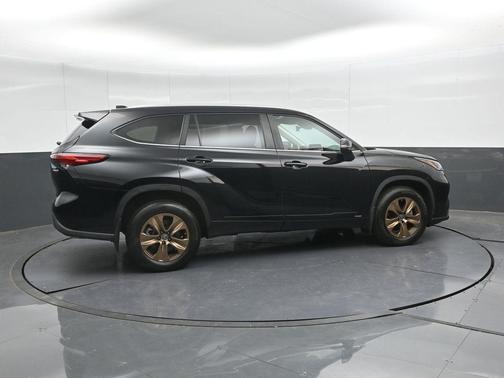 2023 Toyota Highlander Hybrid XLE
