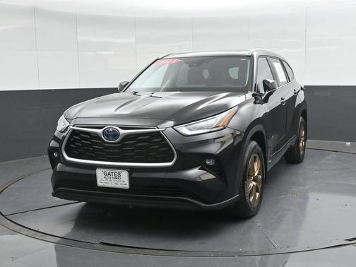 2023 Toyota Highlander Hybrid XLE