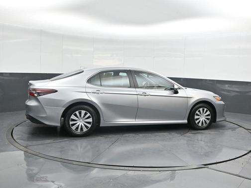 2024 Toyota Camry Hybrid LE