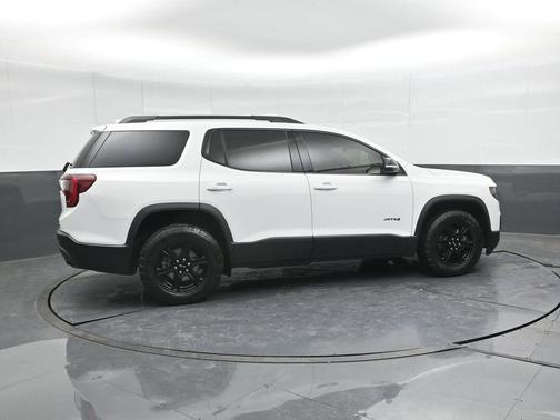 2022 GMC Acadia AT4