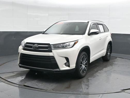 2017 Toyota Highlander SE