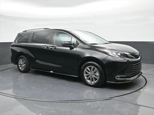 2023 Toyota Sienna XLE 7 Passenger