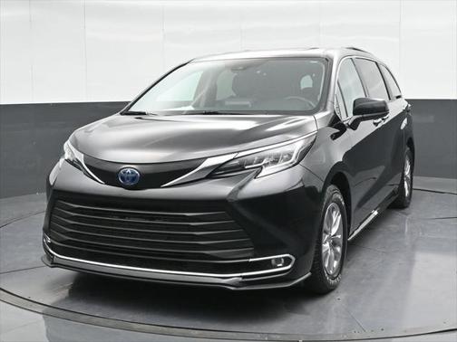 2023 Toyota Sienna XLE 7 Passenger