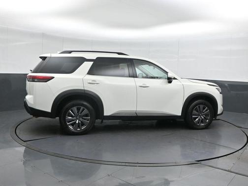 2025 Nissan Pathfinder SV 4WD