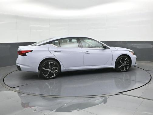 2025 Nissan Altima SR AWD