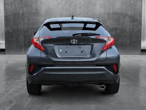 2022 Toyota C-HR XLE